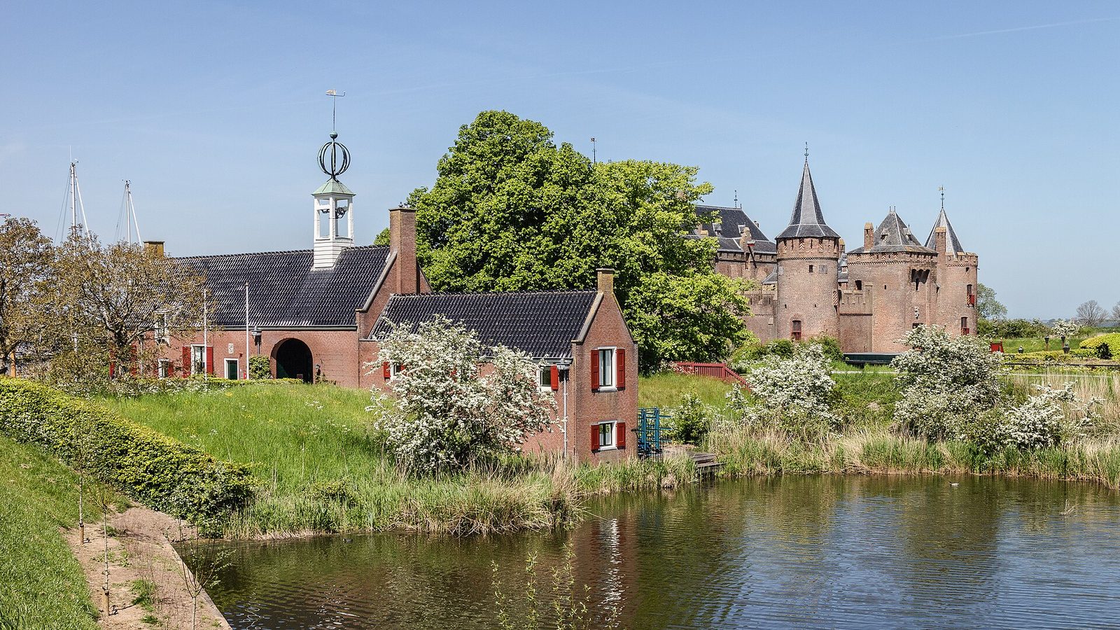 Stadsbeeld van Muiden, werkgebied van Mulder Loodgieterservice